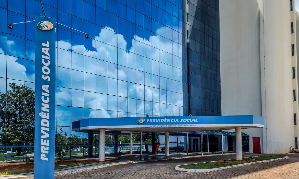 23/05/AGORA: INSS volta a autorizar empréstimos consignados , entenda o que mudou